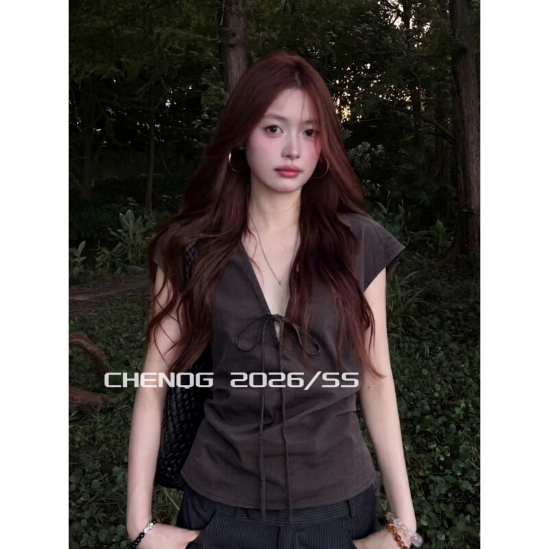 Chen Qiankan/Ss V-Neck Lapel Tie Bow Shirt Retro Style 2026 Summer New Slimming Top Chen Qiankan/Ss V-Neck Lapel Tie Bow Shirt Retro Style 2026 Summer New Slimming Top