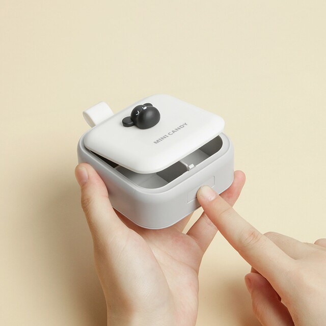 Japanese Imported Mujie Dog Medicine Box, Portable Medicine Organizer, Three Meals a Day Dispensing Box, Sealed and Moisture-Proof Medicine Divider