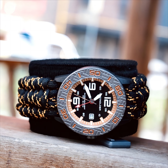 Crojia Carbon Fiber Outdoor Sports Waterproof Luminous Men's Watch Large Dial Niche Round Quartz Men's Watch