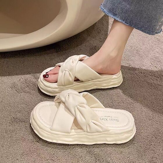 2023 New Beach Women's Slippers, Summer Outdoor Wear, Fairy Style, Fashionable and Versatile, Thick-Soled Slip-On Sandals with Straps