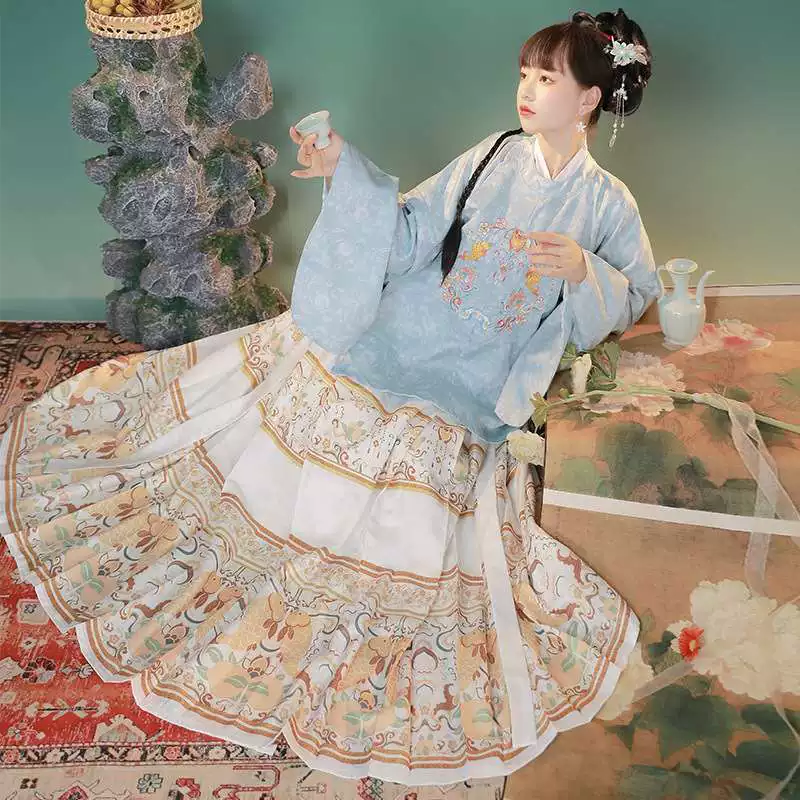 Взрослый Hanfu женский майнкровер с вышивкой на воротнике- crewneck размером Large Breath Embroidered P