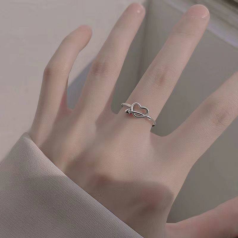 925 Silver Hollow Heart Ring for Women, Light Luxury Niche Heart-Shaped Single Ring, Friendship Ring for Besties