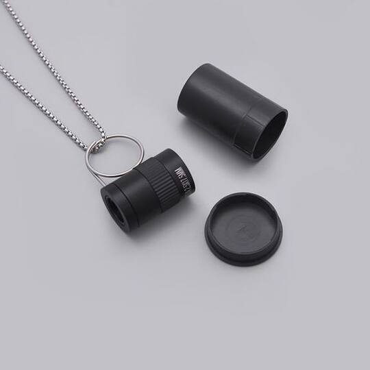 Just look into the distance when you are bored! Thumb miniature telescope necklace for men and women, original design, trendy new style