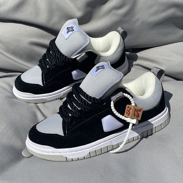 Wanshi bread shoes black low-top thick tongue fat shoes men's and women's shoes large size sports and leisure skateboard shoes