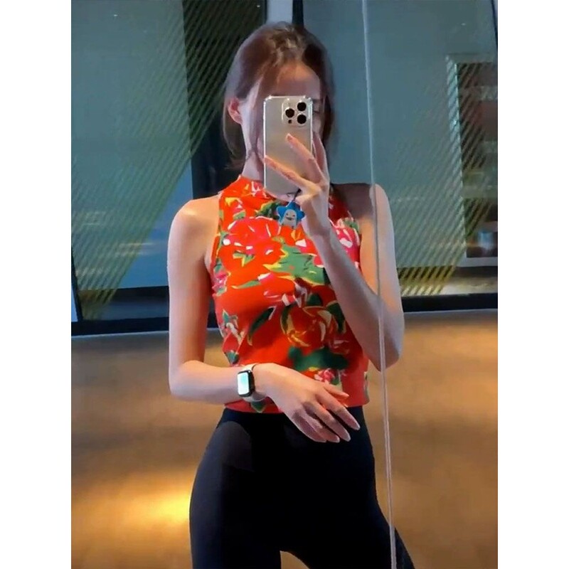Designed with a Sense of Style, the Northeastern-Style Floral Festive and Unique Short Vest for Women Is Retro, Stylish, Casual, Sporty, Slim-Fitting, and Trendy