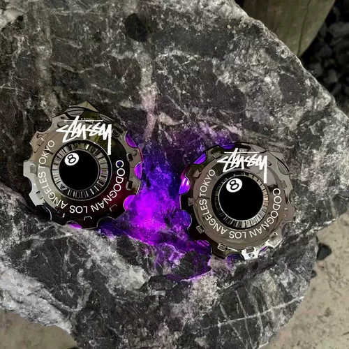 Креативный крутящийся волчок, защитная ветрозащитная надувная неоновая зажигалка для друга, мигающий свет