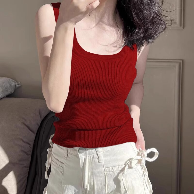 American Retro U-Neck Red Knitted Camisole for Women to Wear Outside in Summer with Wide Shoulder Straps and Sleeveless Top Underneath