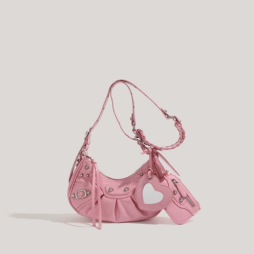 Ургская сумка для подмышки мини-мотоциклетная сумка 2025 Новая заклепка для кисточки с тремя в одном полумесяце складывает одно плечо.