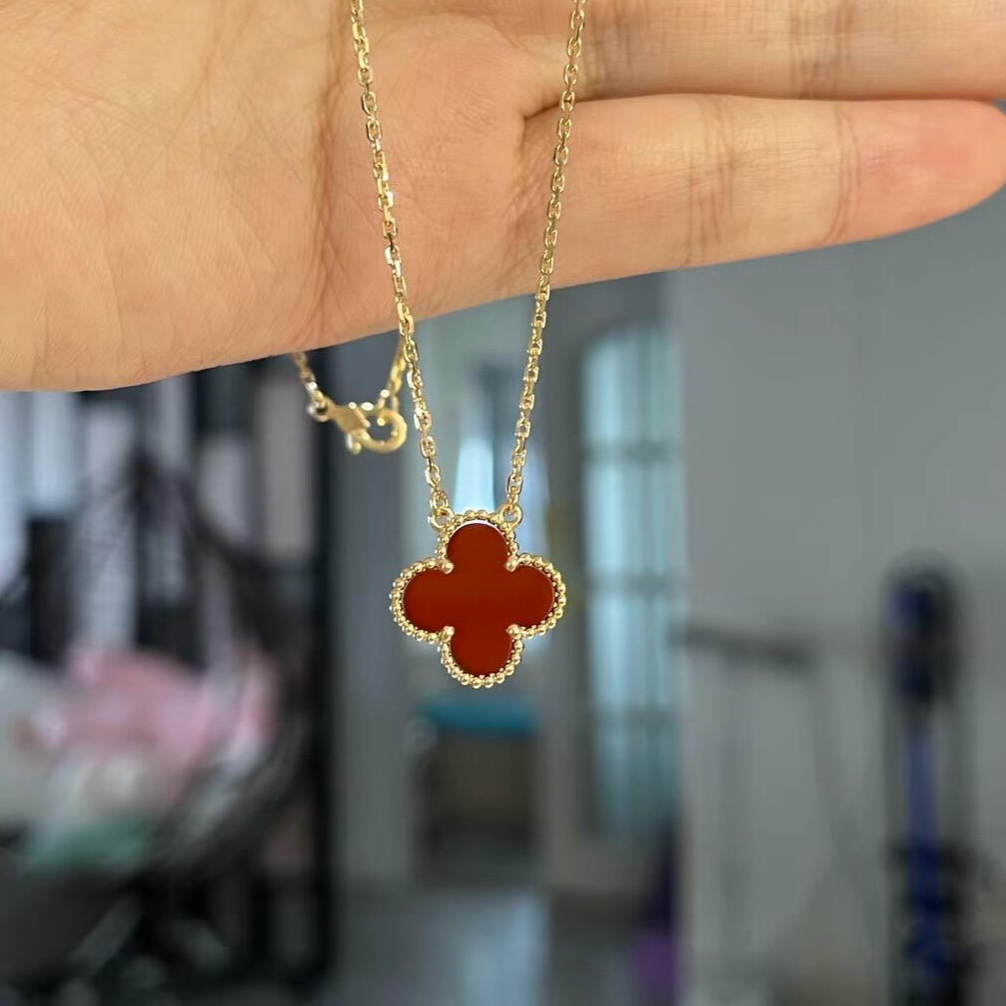 本物の18Kローズゴールド四つ葉のクローバーネックレスAU750カラーゴールドカーネリアン鎖骨ネックレスガールフレンドバレンタインデーギフト