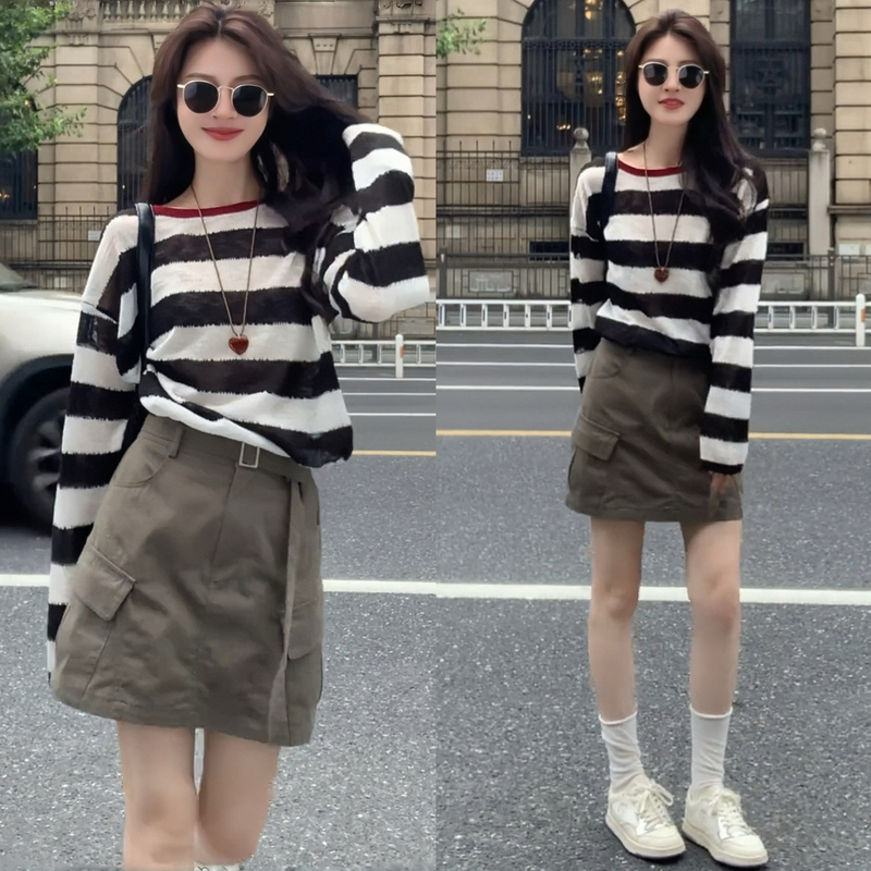 2026 Super Trendy Early Autumn Korean Fashion Color-Blocking Striped Sun-Protective Knit Top and Work-Style Skirt Two-Piece Set