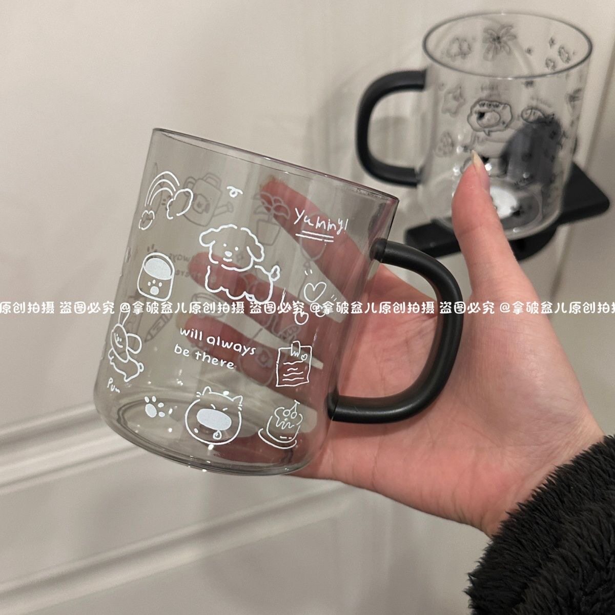 哪种高颜值彩色透明漱口杯更受欢迎？
