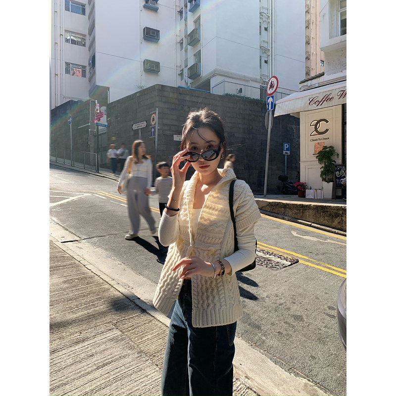 Isaro Uu Retro Handmade Twist 100% Wool Vest ~ Versatile for Layering, Milk Candy White Knit Isaro Uu Retro Handmade Twist 100% Wool Vest ~ Versatile for Layering, Milk Candy White Knit