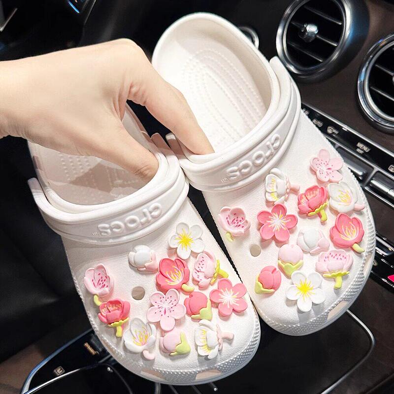 Sakura and Peach Blossom High-End Shoe Accessories, Crocs Shoe Flower Decoration, Decorative Shoe Buckle Accessories, Versatile