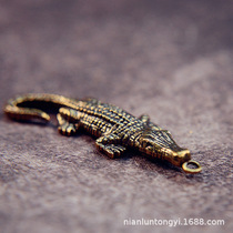 Brass crocodile keychain pendant luggage personalized solid pendant desktop creative ornaments tea pet small copperware