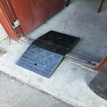 Portable threshold slope pad rubber bridge arched step wheelchair anti-theft door indoor home threshold artifact