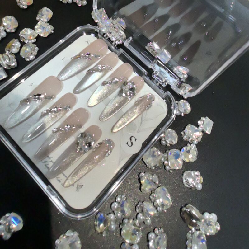 New High-End Handmade Elegant Light Luxury Brightening Dazzling French Style Cat Eye Gradient Nail Stickers