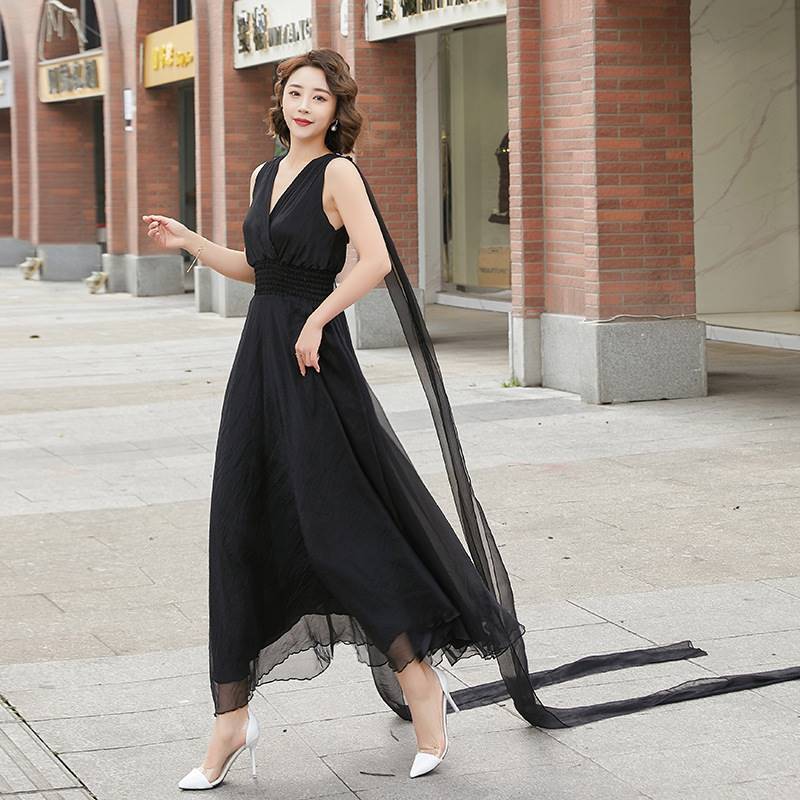  125 long (recommended height 160-164)+Black skirt, V-neckline, 3m   + $20.66 