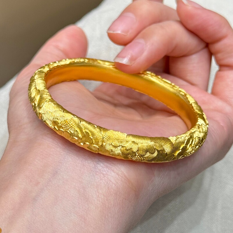Ancient Craftsmanship Engraved Perfect Peony Gold-Plated Silver Bracelet with Round Bar, Three-Dimensional Relief, Flower Blossoming, Prosperity, Heritage, Wedding, Chinese Style Bracelet