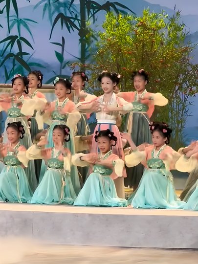 Ruan Langgui Early Summer Dance Costume Hanfu Performance Outfit Children's Classical Performance Han-Tang Dance Ancient Costume Ruqun Spring Mountain