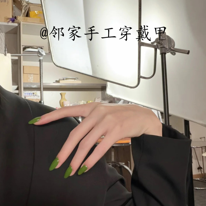 Avocado Green Wearable Nail Stickers, Simple Daily Solid Color Almond Style, Elegant and Complexion-Enhancing, Ready-To-Use Removable Fake Nail Pieces