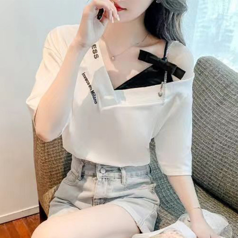 Plus Size 300 lbs Cold Shoulder T-Shirt – V-Neck Panel Design, Sexy & Unique Summer Tee for Curvy Women