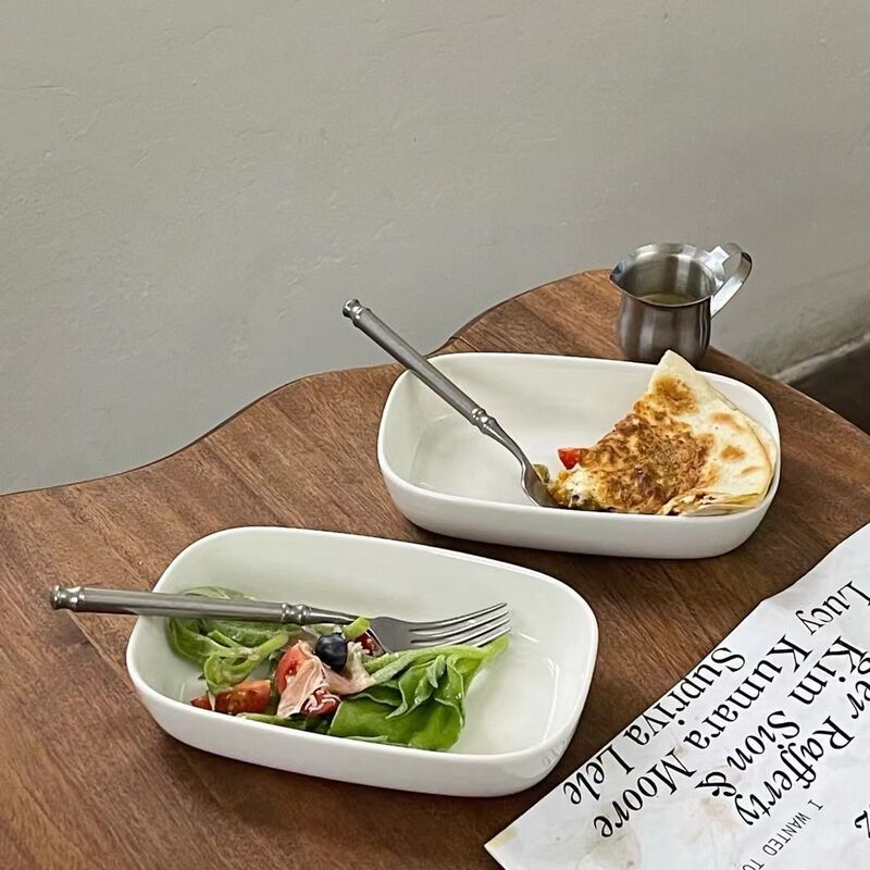 Korean-Style Pure White Rectangular Baking Tray with a Skin-Friendly, Soft-Touch Feel, Natural Appearance, Suitable for Food Photography Korean-Style Pure White Rectangular Baking Tray with a Skin-Friendly, Soft-Touch Feel, Natural Appearance, Suitable for Food Photography