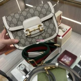 Gucci/Gucci Horsebit 1955 мини -сумочка красная кость