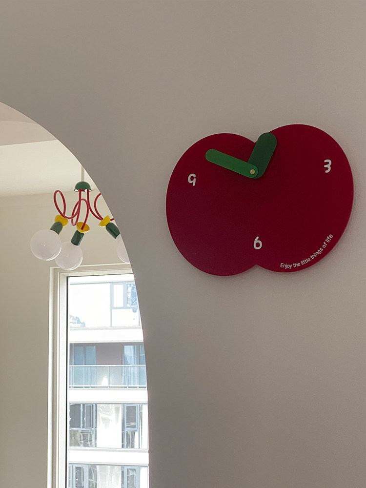 Apple Wall Clock, Cute and Trendy, Home Design, New Modern Decorative Clock, Silent Sweep Second Clock for Children's Room