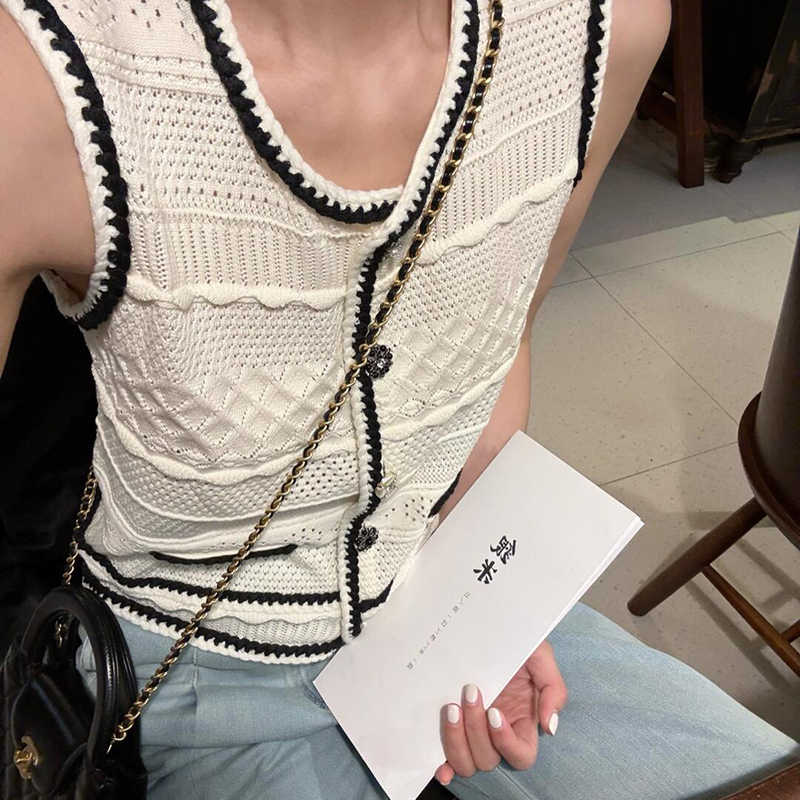 スポット高品質のファッションコントラストカラートリムベストベスト女性高級気質万能コットンセータートップ