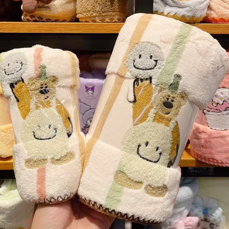 Smiling Bear Towel for Face Washing, More Absorbent Than Cotton, Quick-Drying, Lint-Free, for Men and Women, Couples, Household Coral Fleece Bath Towel Smiling Bear Towel for Face Washing, More Absorbent Than Cotton, Quick-Drying, Lint-Free, for Men and Women, Couples, Household Coral Fleece Bath Towel