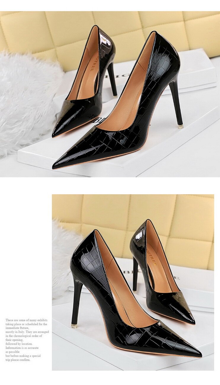 Pointed-Toe Stone Pattern Heels with Metal Detail - Taobao product photo 7