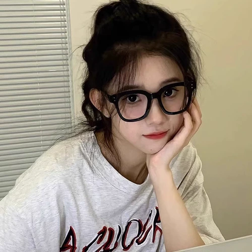 Черные очки Черные рамки Стала Групный картефакт женский артефакт может быть оборудован квадратной квадратной квадратной линейкой с близким квадратной коробкой, чтобы предотвратить Blu -Ray Eyes