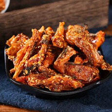 Рыбы серия 天财香辣鱼皮酥脆爽口即食辣味鳕鱼皮甜辣蜜汁休闲宿舍下酒小吃 Tiancai
