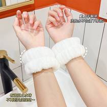 Face washing wrist strap anti-splash water to the cuffs washing water-proof and moisture-proof sleeve absorbent hand towel wristband sports sweat-wiping bracelet