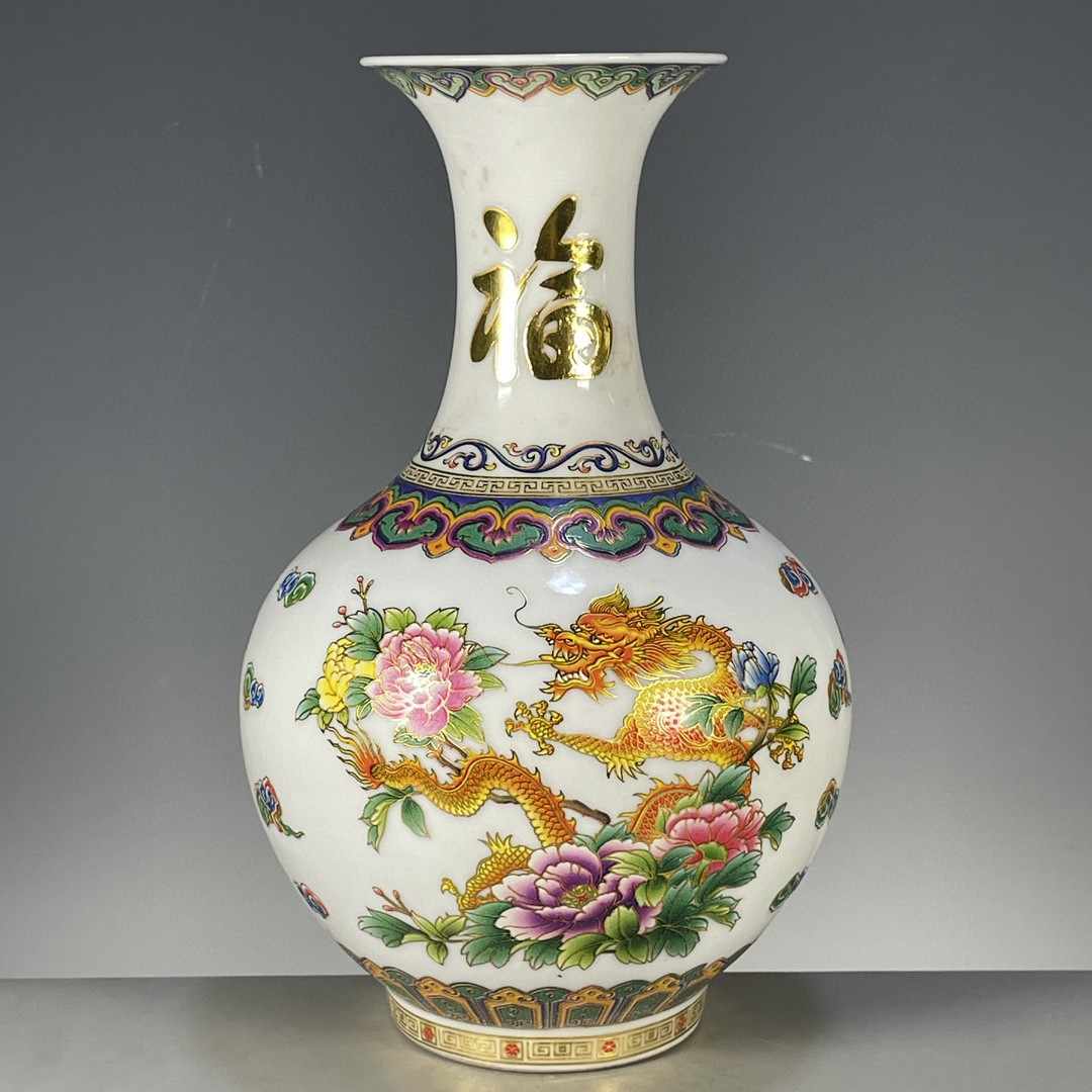 中国の花瓶です。 流】中国美術 大清乾隆年製 染付大花瓶 JF582◎