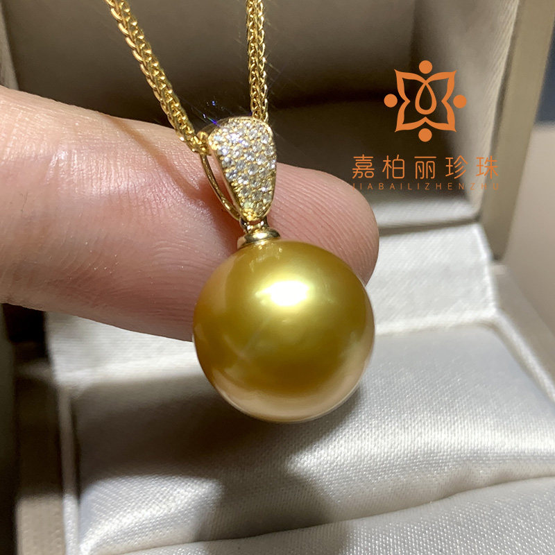 南洋天然海水金珍珠18K镶嵌钻石吊坠项链： 奢华简约，让你光芒万丈！💎-颈饰-淘宝好物网