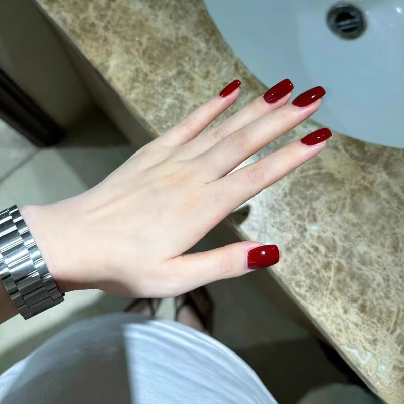 Deep Wine Red Pure Desire Classic Handmade Wearable Nails 2026 New Year Style Solid Color Brightening Nail Stickers Finished Fake Nails