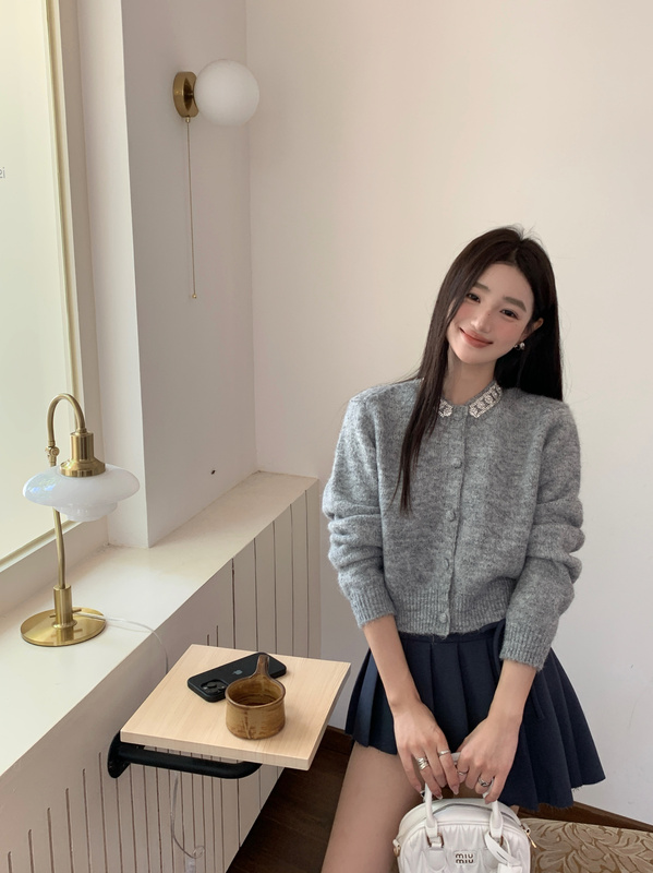 Lamdv Miu Style Elegant Rhinestone Collar Round Neck Knitted Cardigan, Stylish Short-Sleeve and Long-Sleeve Autumn and Winter Sweater for Women Lamdv Miu Style Elegant Rhinestone Collar Round Neck Knitted Cardigan, Stylish Short-Sleeve and Long-Sleeve Autumn and Winter Sweater for Women