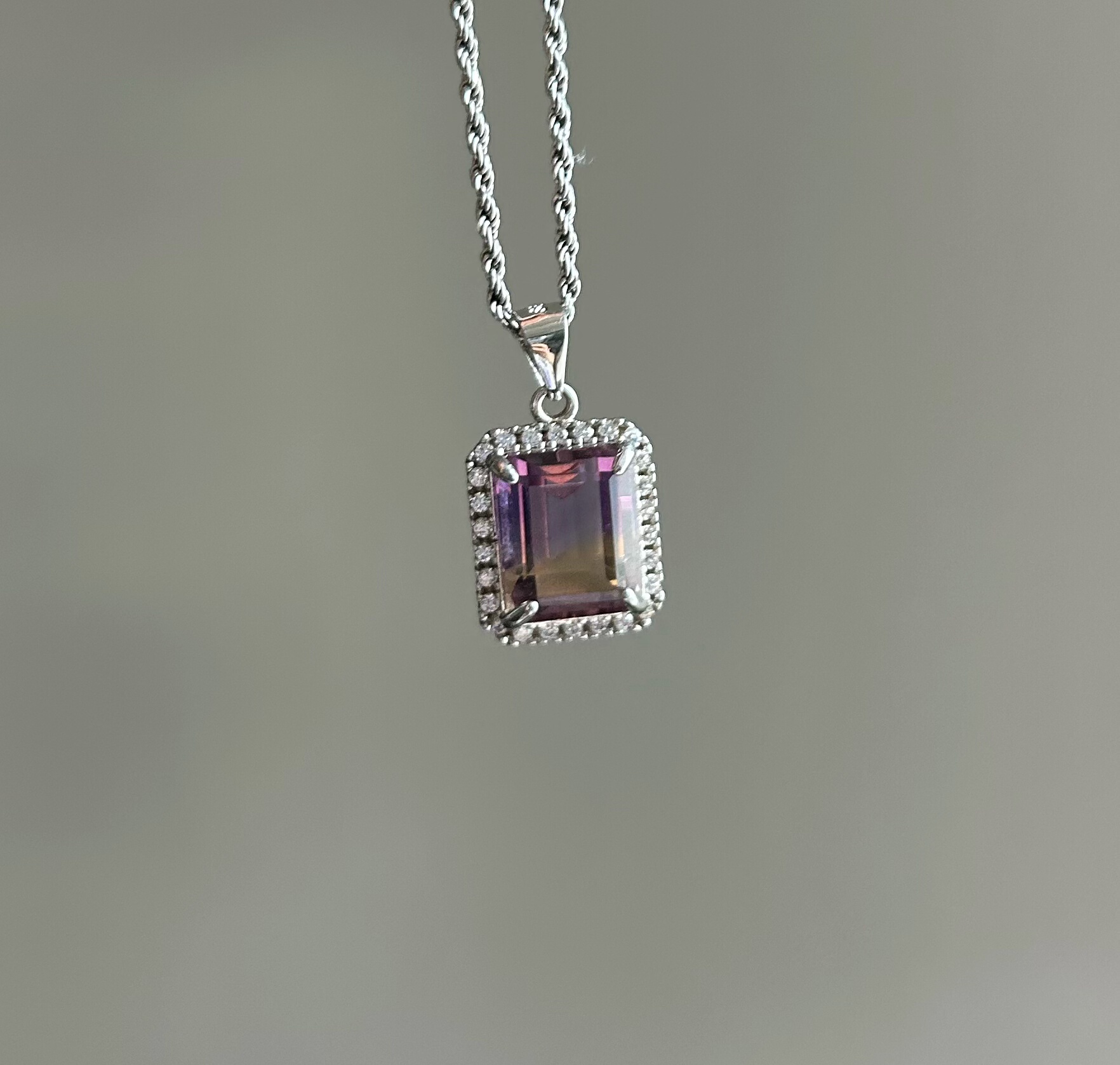 アメジストとシトリンのペンダント