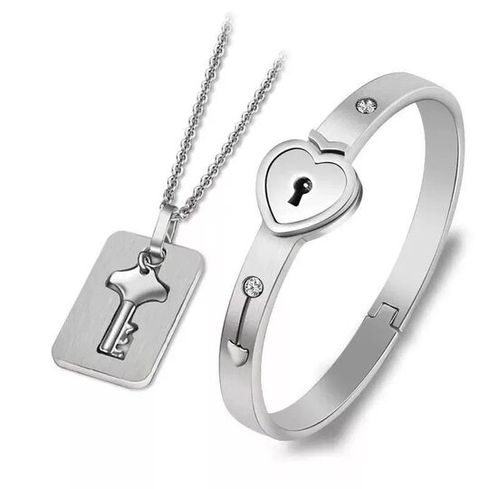 Couple Bracelets, Women's Necklaces, a Pair of Bracelets, Bracelets for Girlfriends, Engraved Gifts, Unbreakable Heart Lock