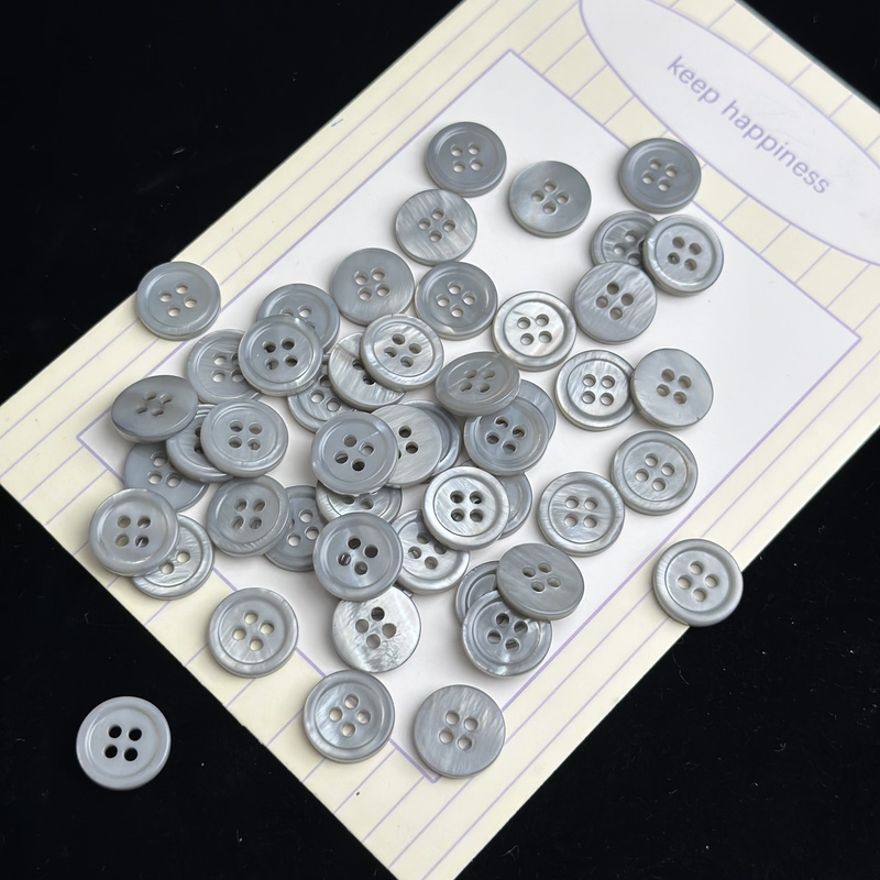 Natural Shell Buttons with Thin Edges, Four-Hole Flat Gray Shell Buttons, River Shell Pearl Shell Buttons for Shirts and Cardigans, Silk Buttons