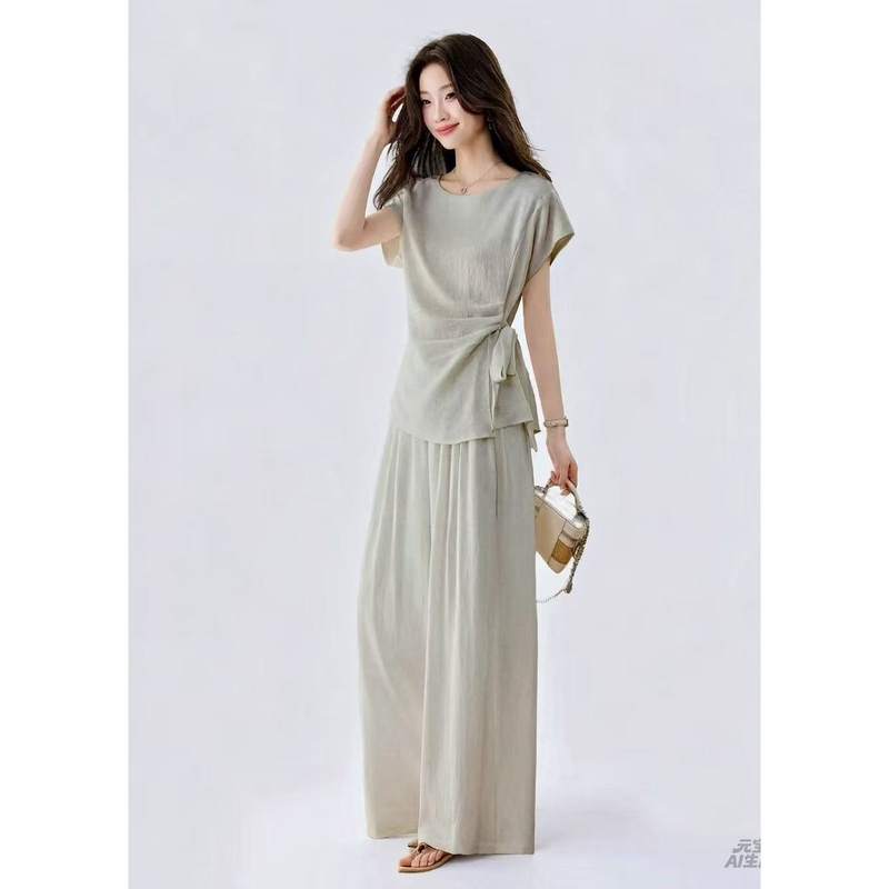 830- New Fashionable and Elegant Outfit That Makes You Look Slimmer and Younger