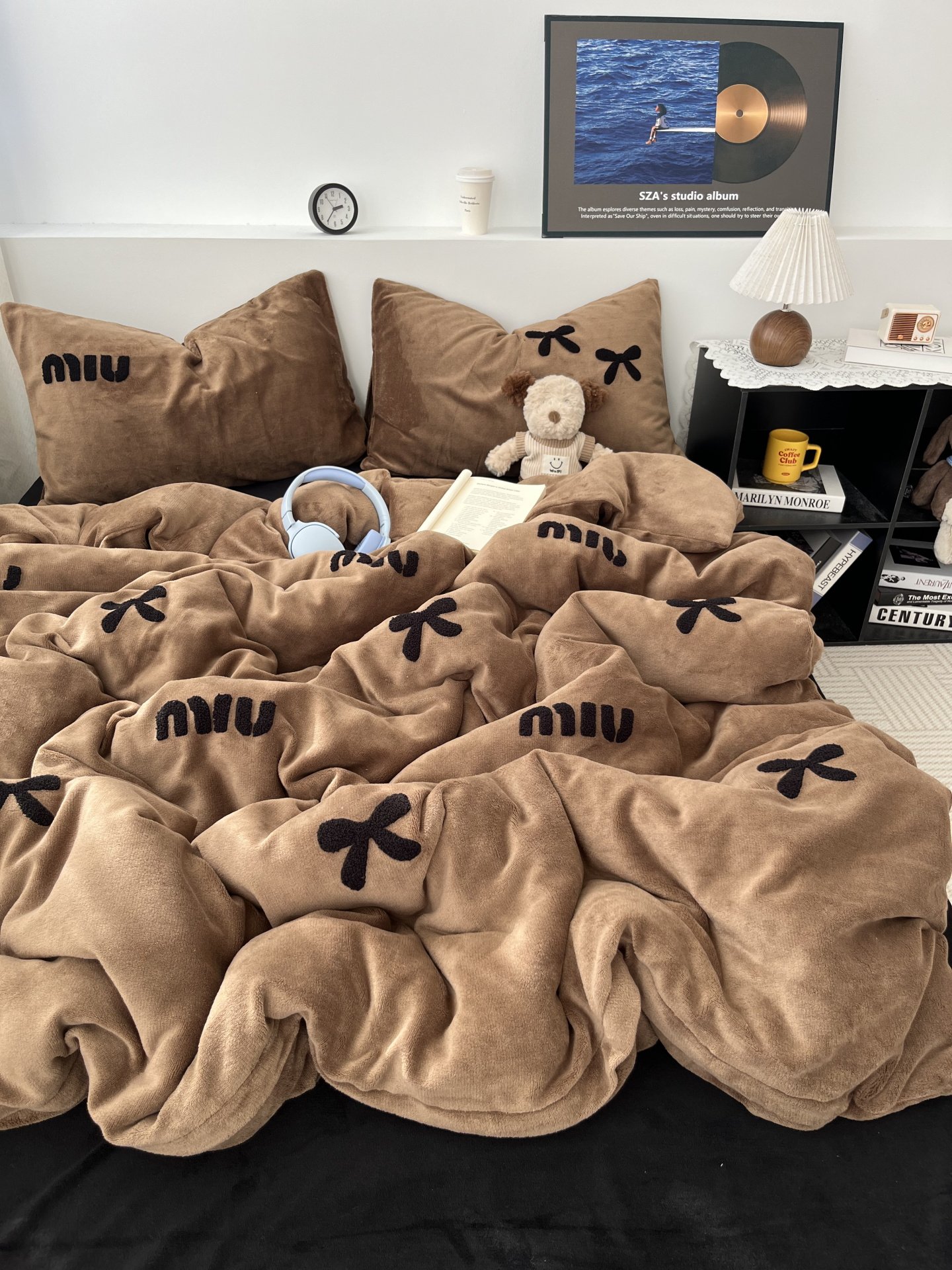 Winter ins Retro Coffee-Colored Bow Thickened Milk Velvet Four-Piece Set Warm Duvet Cover Coral Velvet Bed Sheet Three-Piece Set