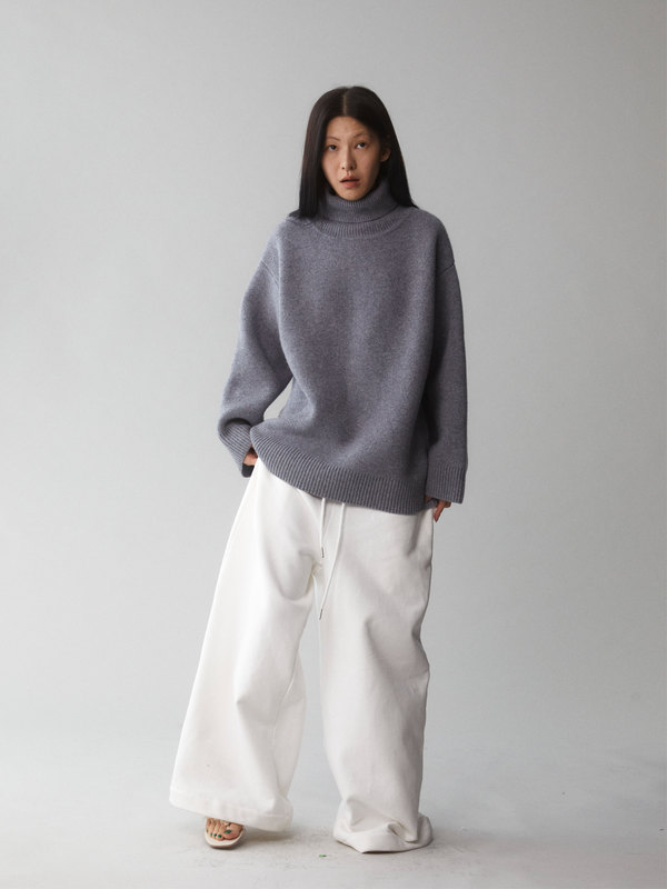 Cutepiece All-Wool Turtleneck Silhouette Sweater Cutepiece All-Wool Turtleneck Silhouette Sweater