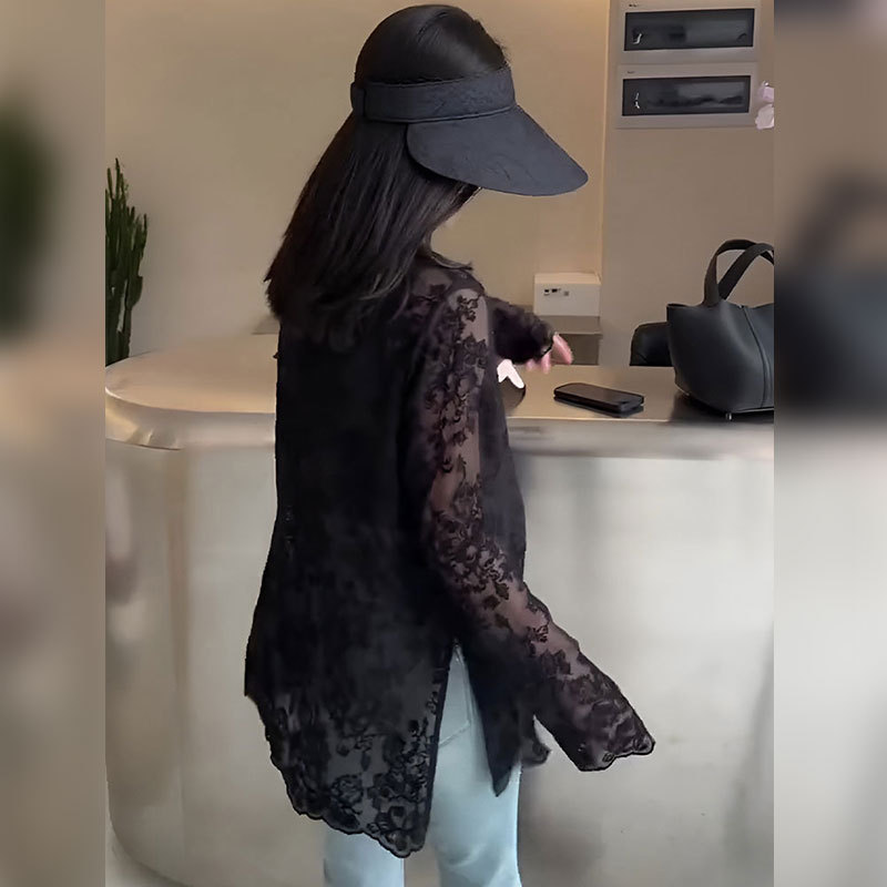 French Mature Style Black Lace Crochet Sun Protection Shirt for Women, Fashionable, Slimming, Slightly See-Through, with Slit Hem, Long Sleeves, Summer 2026 French Mature Style Black Lace Crochet Sun Protection Shirt for Women, Fashionable, Slimming, Slightly See-Through, with Slit Hem, Long Sleeves, Summer 2026