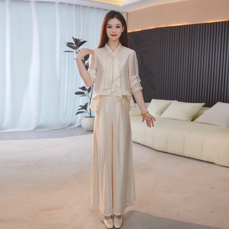 【Top + Pants】Fashionable Suit, High-End and Stylish, Age-Reducing, 2026 Summer Two-Piece Set, Slimming and Elegant Women's Clothing