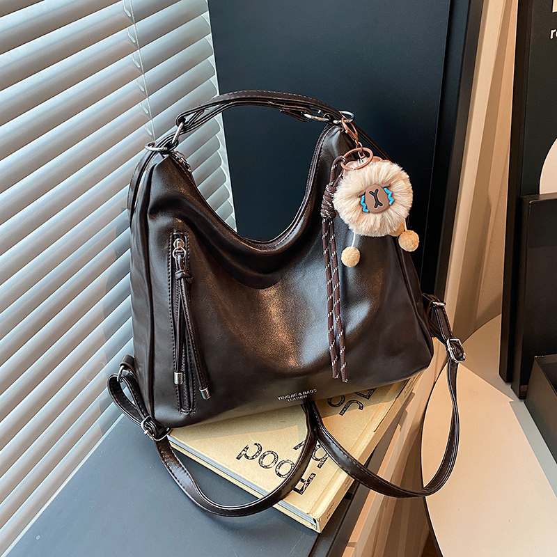 Retro Niche 2025 Autumn and Winter New Style High-End Large-Capacity Commuter Tote Bag Lightweight and Super Popular Cross-Body Bag Retro Niche 2025 Autumn and Winter New Style High-End Large-Capacity Commuter Tote Bag Lightweight and Super Popular Cross-Body Bag