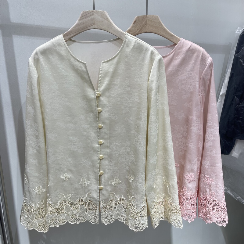 2026 Spring New Style Loose Fit Chinese Style Embroidered Inner Blouse Women's Hollow Lace Versatile Shirt Top