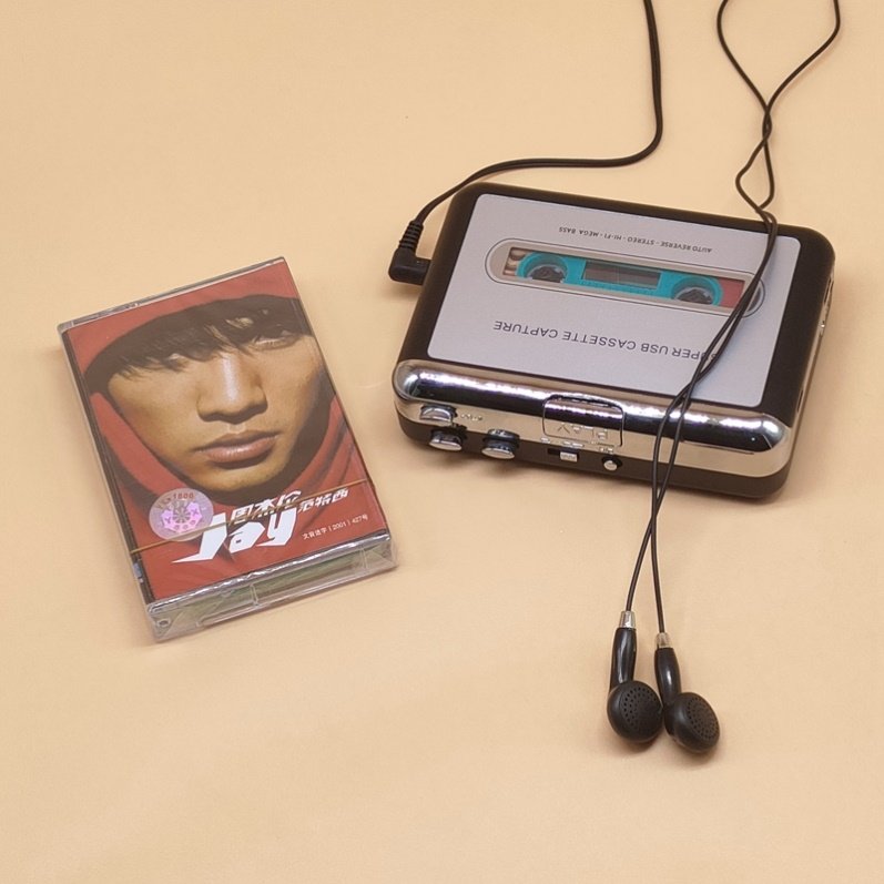 CRYSTAL CASSETTE PLAYER WALKMAN WORKING CONDITION + HEADPHONE