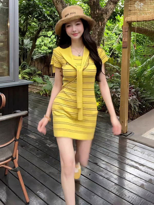 Purely Sexy Knitted Short-Sleeved Dress for Women, New Summer Style, Slim-Fitting, Striped Hip-Hugging Short Skirt, Shawl Set Purely Sexy Knitted Short-Sleeved Dress for Women, New Summer Style, Slim-Fitting, Striped Hip-Hugging Short Skirt, Shawl Set